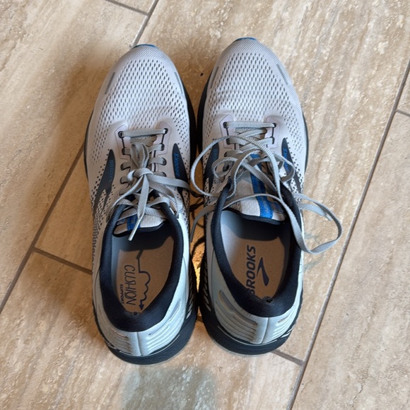 Brooks Adrenaline GTS 22 - Picture 3 of 9